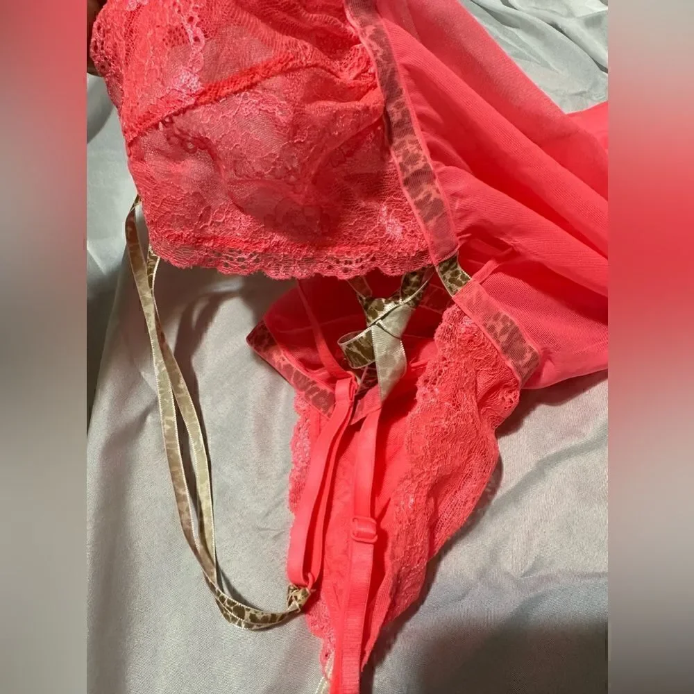 VICTORIA'S SECRET SEXY LITTLE THINGS VERY SEXY/FLIRTY & FEMININE Coral/M…
